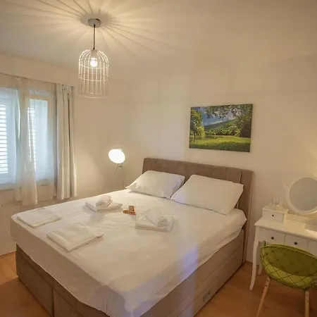 Ranch Apartment Bol