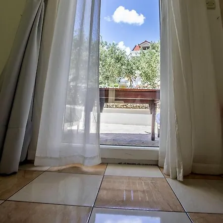 Apartment Ranch *